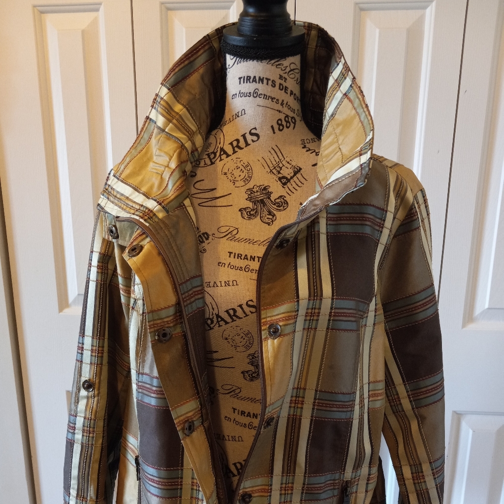 Beautiful Fall Jacket - Picture 5 of 7